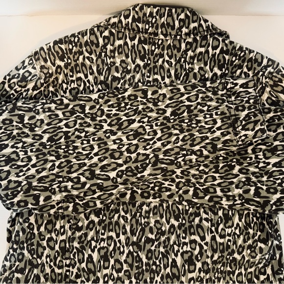 d. Jeans Animal Leopard Print Stretch Denim Trucker Jacket Pockets Size Small - Picture 13 of 16
